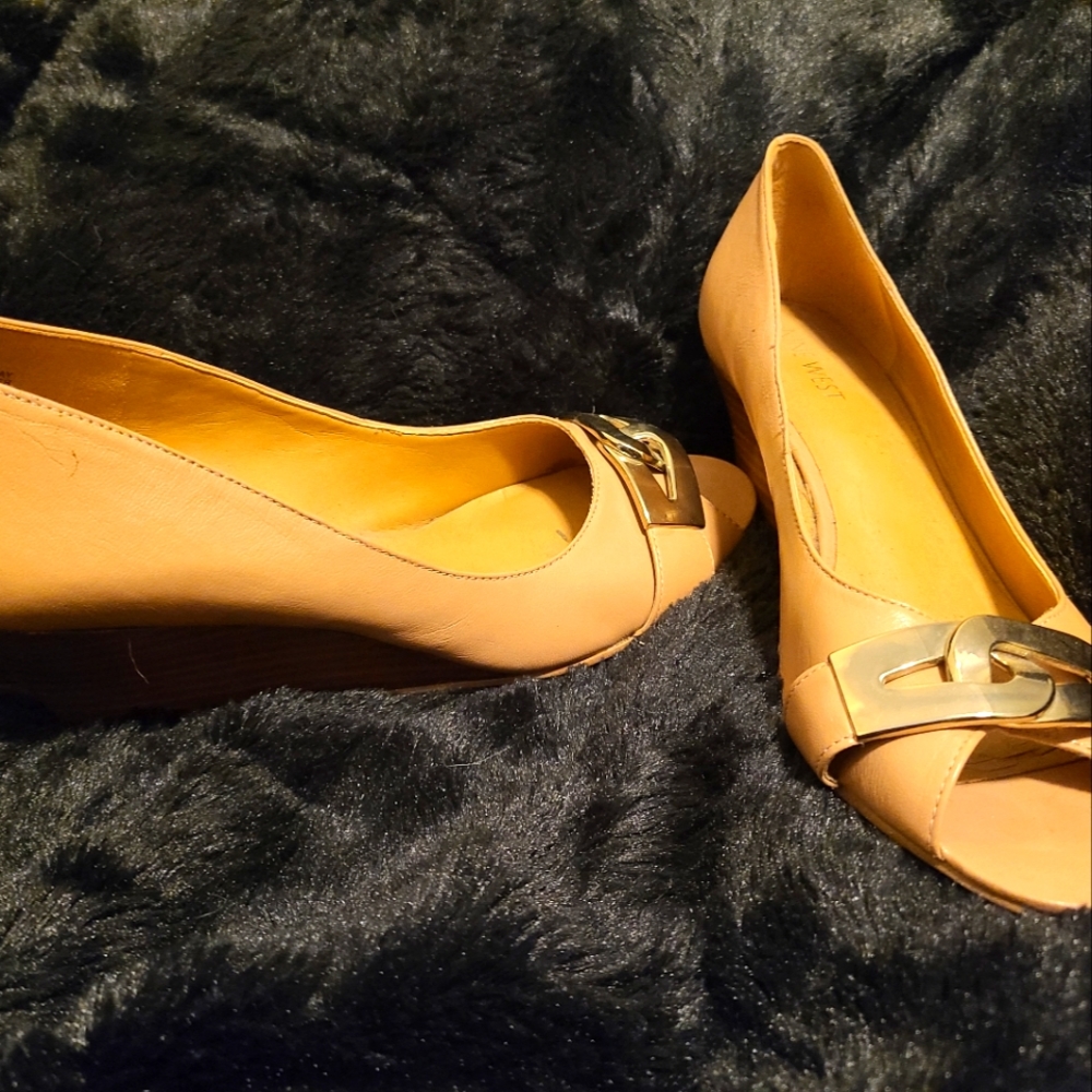 Nine West open toed wedges